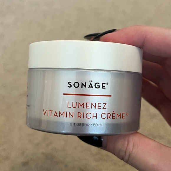 Sonäge - LumenEZ Vitamin Rich Crème - Picture 7 of 10